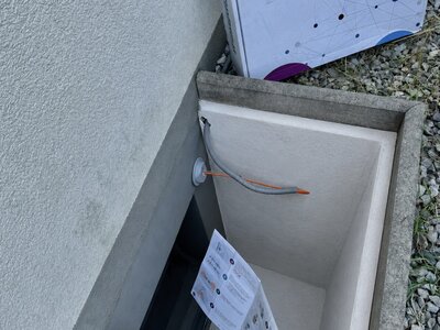 Matteo erledigt den Glasfaseranschluss